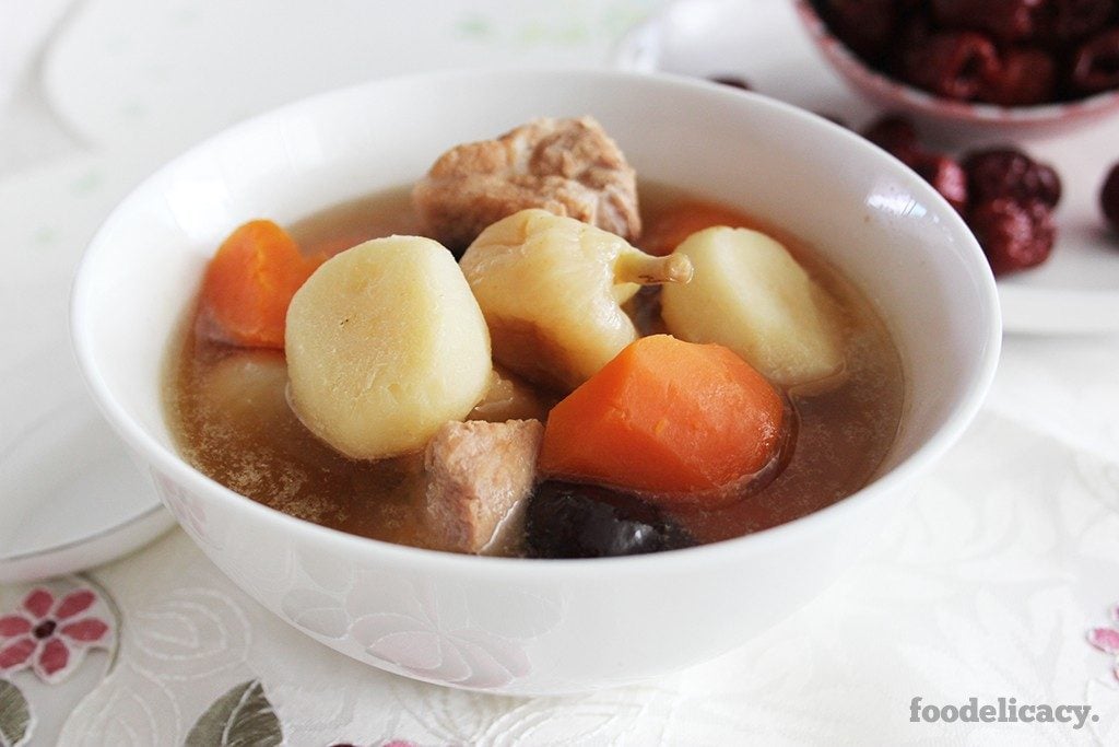 Water Chestnut & Pork Ribs Soup foodelicacy