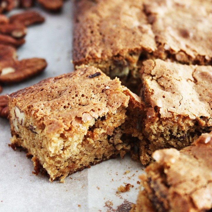 Cinnamon Pecan Blondies