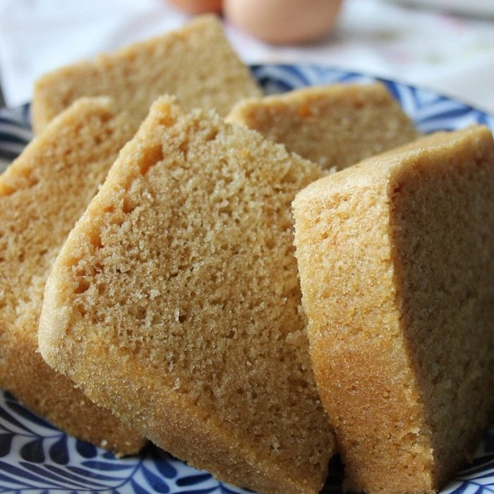Chinese Steamed Sponge Cake (Ma Lai Gao - 馬拉糕) - Quick Method - Foodelicacy