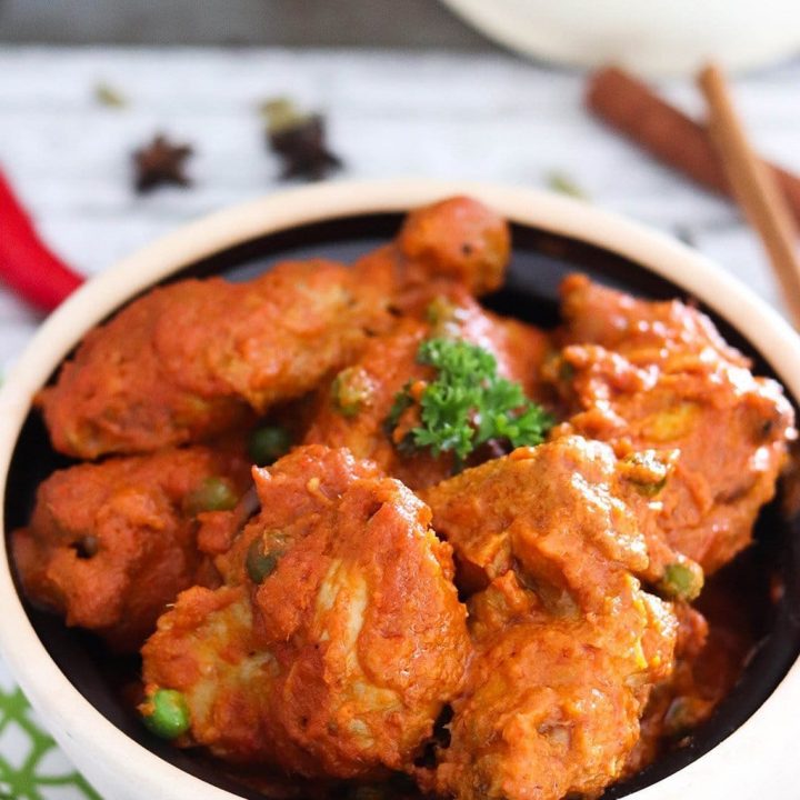 A classic Malaysian dish of chicken in spicy tomato sauce