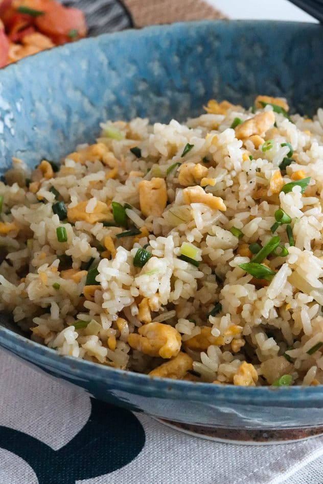 Chinese Egg Fried Rice + Tips for The Perfect Texture! | Foodelicacy