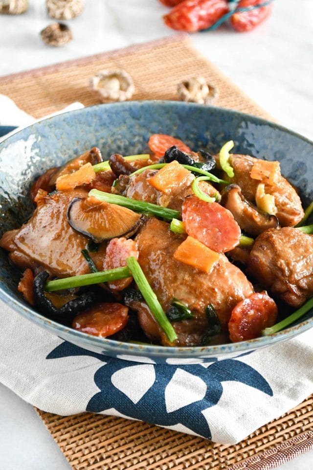 Braised Chicken with Mushrooms and Chinese Sausages Foodelicacy