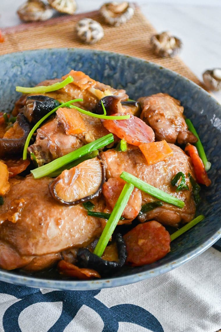 Braised Chicken with Mushrooms and Chinese Sausages Foodelicacy