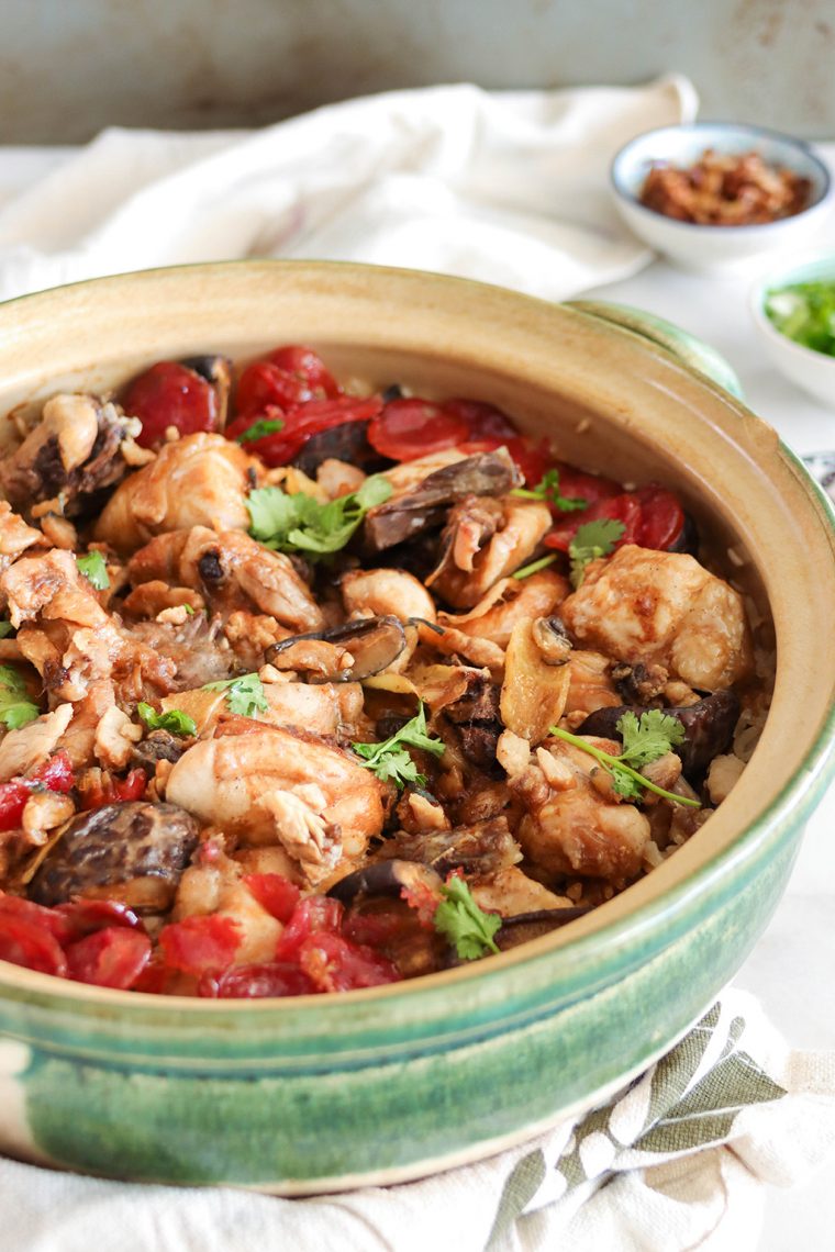 How to cook claypot chicken rice just like your favourite hawker dish
