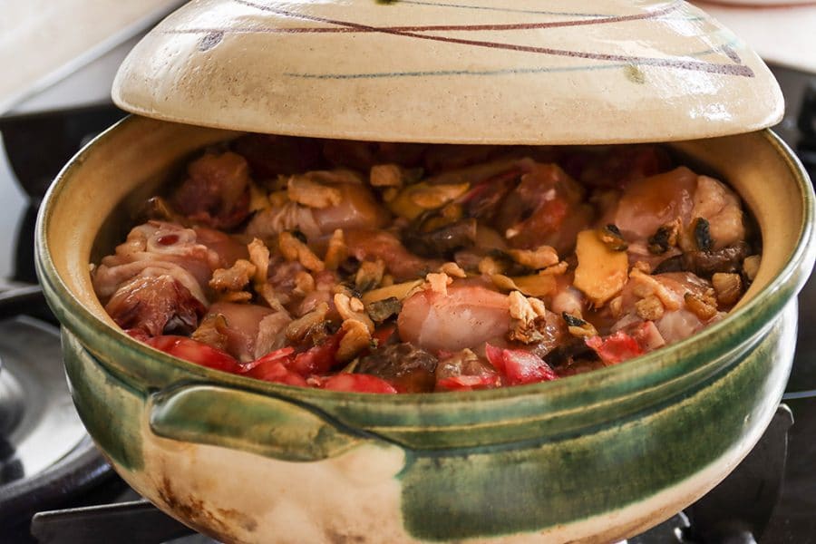 How to cook claypot chicken rice just like your favourite hawker dish