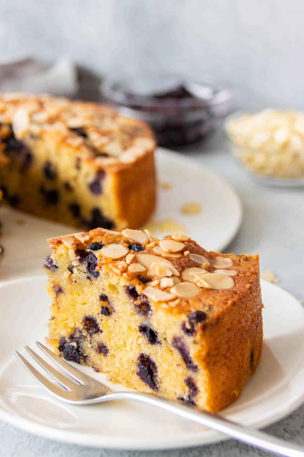 Coconut, Almond and Blueberry Cake Foodelicacy