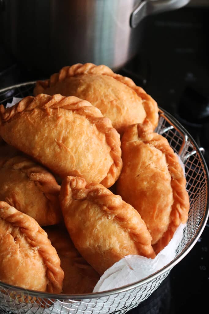 Deepfried Chicken Curry Puffs Foodelicacy