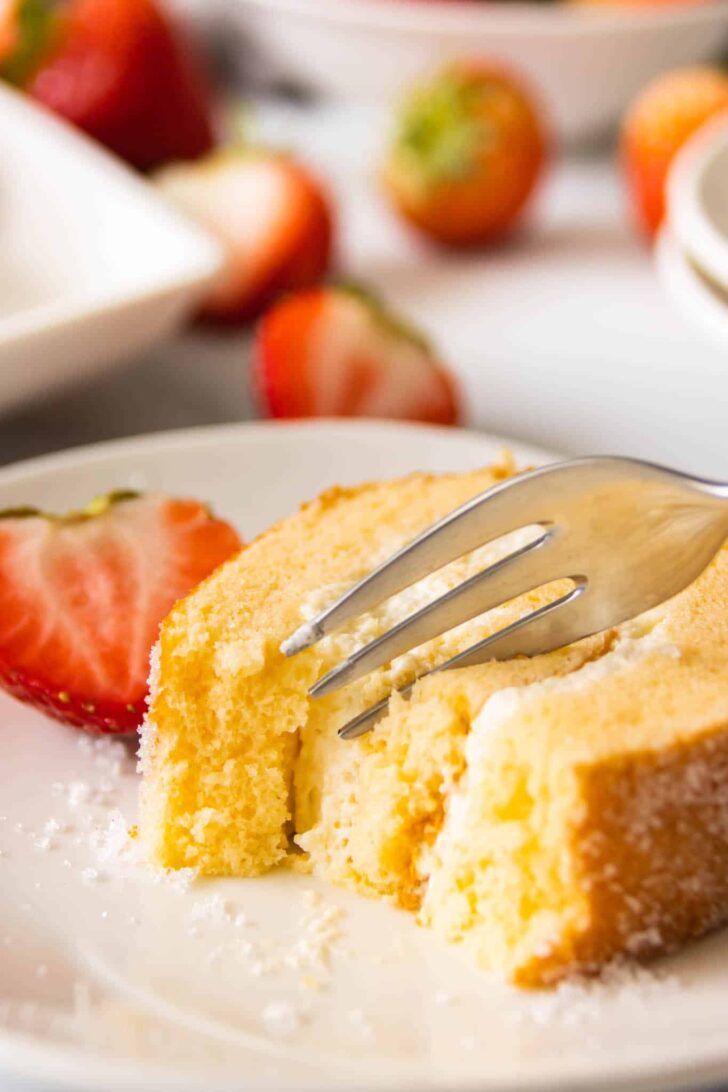 Best Vanilla Swiss Rolls How to Make 'em Extra Moist and Fluffy