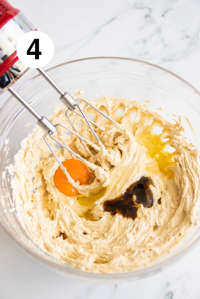 Banana Honey Cake {Bakes Up Moist & Tender!} Foodelicacy