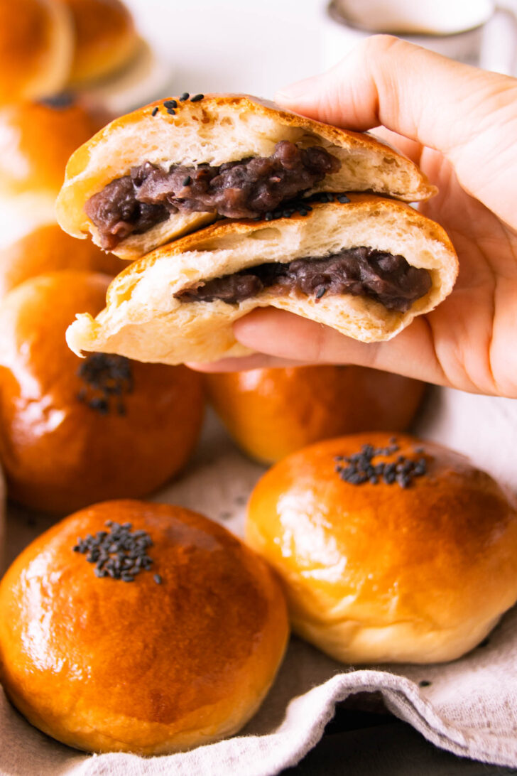 Anpan (あんパン) Japanese Red Bean Buns Foodelicacy